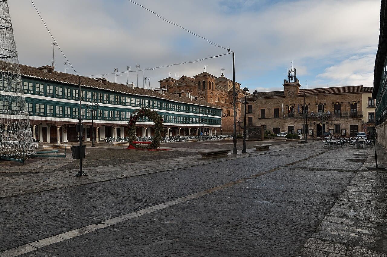 Plaza Mayor de Almagro, con sus soportales y galerías