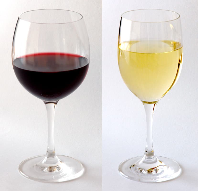 Vinos y copas de la casa